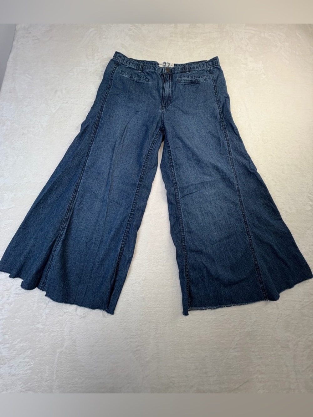 We The Free Wide Leg Cropped Jeans Raw Hem Blue Boho Festival 27 hippie petite - Picture 2 of 10